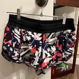 Lululemon Speed Shorts - Size 8